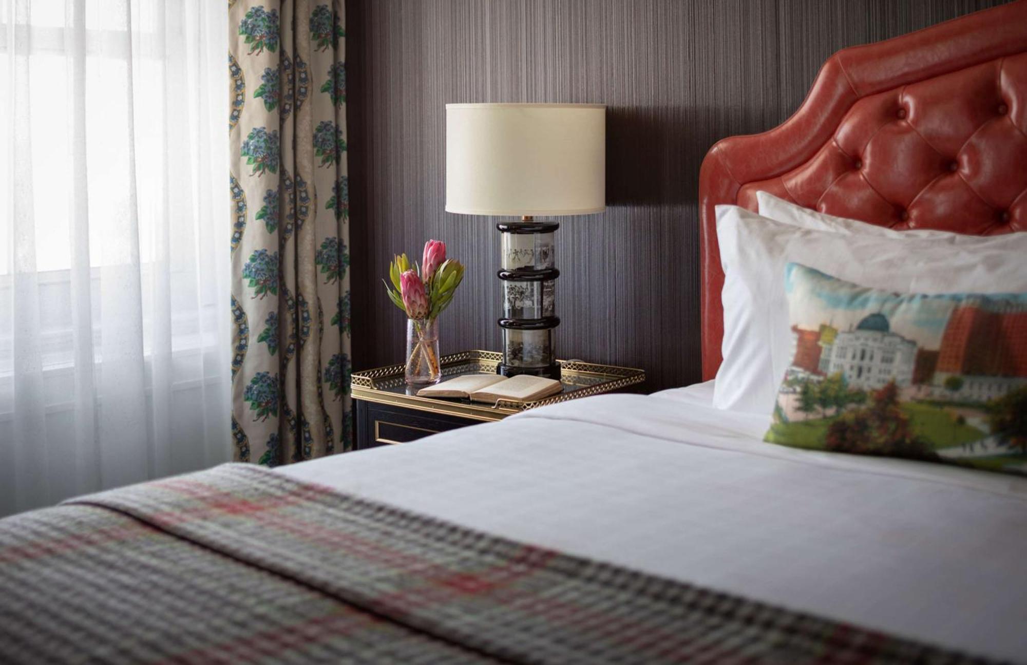 Graduate By Hilton Providence Hotel Bagian luar foto